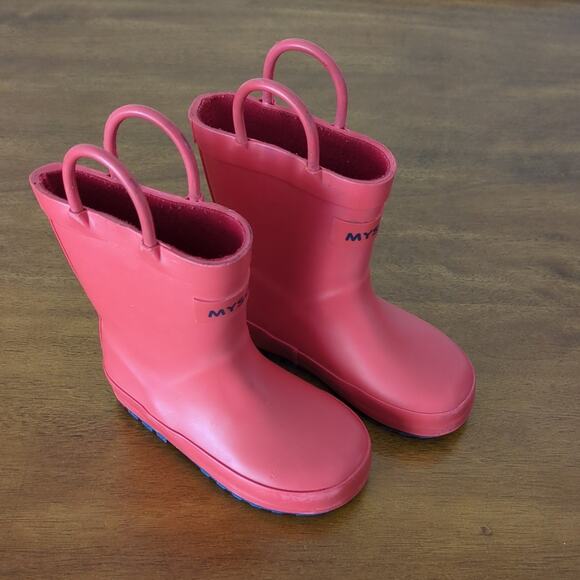 Kushyshoo Red kids/toddler Red Rain Boots water proof rubber boots toddler size6 - Picture 3 of 9